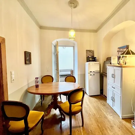 Apartment Oswald Hempel, Mit 5 Zimmermaisonette Und 3 Zimmer Gartenwohnung