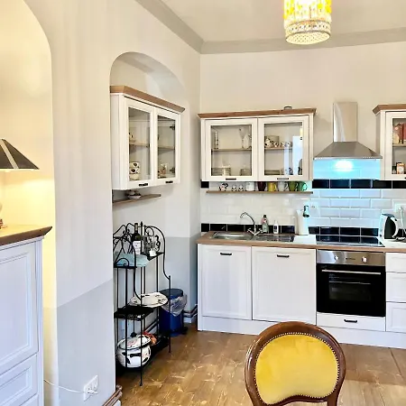 Oswald Hempel, Mit 5 Zimmermaisonette Und 3 Gartenwohnung Apartment *