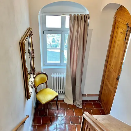 Apartment Oswald Hempel, Mit 5 Zimmermaisonette Und 3 Zimmer Gartenwohnung Zittau