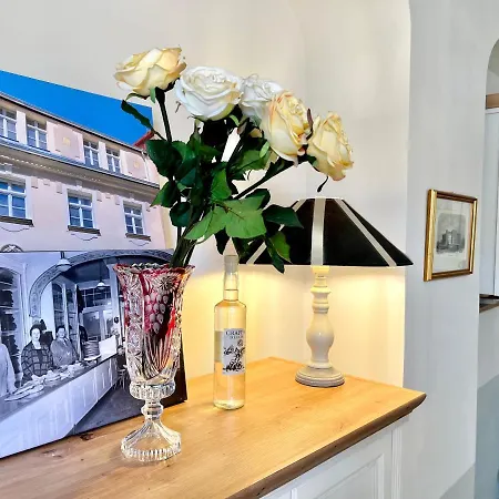 Apartment Oswald Hempel, Mit 5 Zimmermaisonette Und 3 Zimmer Gartenwohnung