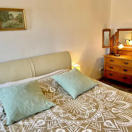 Oswald Hempel, Mit 5 Zimmermaisonette Und 3 Zimmer Gartenwohnung Zittau