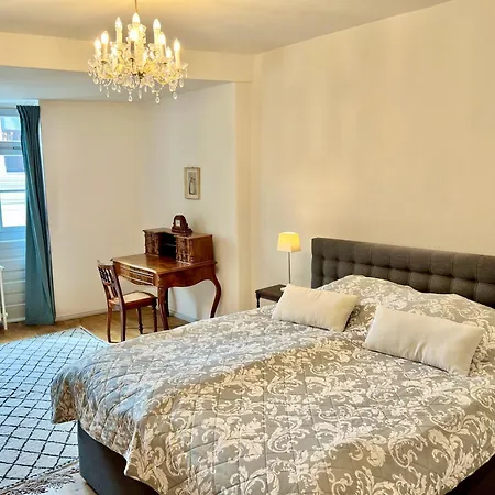 Oswald Hempel, Mit 5 Zimmermaisonette Und 3 Gartenwohnung 아파트 *