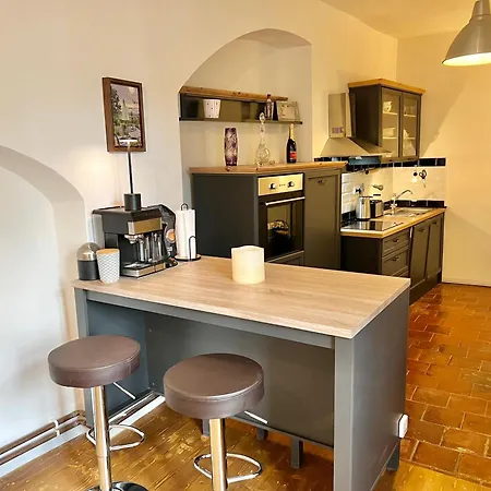 Oswald Hempel, Mit 5 Zimmermaisonette Und 3 Zimmer Gartenwohnung Zittau