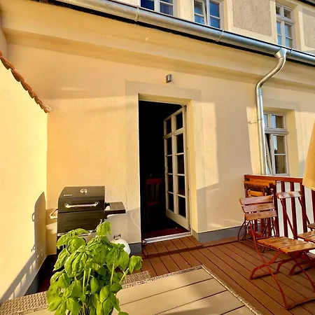 Oswald Hempel, Mit 5 Zimmermaisonette Und 3 Zimmer Gartenwohnung Διαμέρισμα